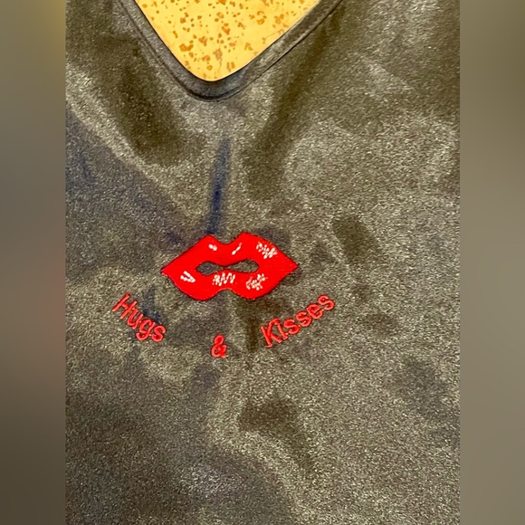 Delicates Pajama Set Liquid Satin Large Kisses Cami & Shorts Sexy - Picture 4 of 15